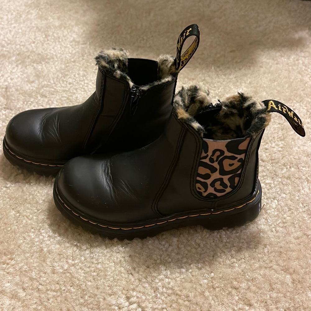 Dr. Martens Toddler 2976 LEOPARD FAUX FUR CHELSEA BOOTS